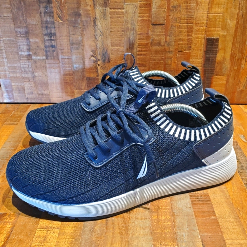 Nautica Women's Walking Sneakers